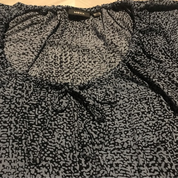 2 for $20 MEXX  Short Sleeve Round Neck Top. Medium - Picture 3 of 7